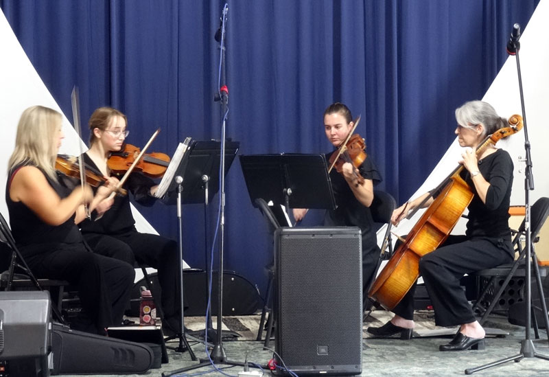 Saturday lunch string quartet by Marlyn Jensen at the SRCA 20th Anniversary Conference, September 2025. Saturday lunch string quartet by Marlyn Jensen at the SRCA 20th Anniversary Conference, September 2025.